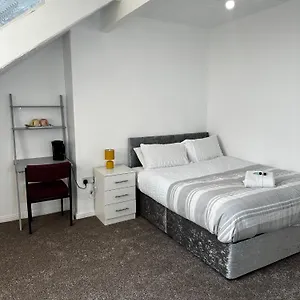 Le Crescent Rooms, Capsule hotel